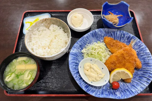 福岡競艇場のミックスフライ定食