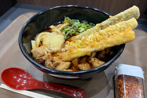 唐津競艇場の肉肉うどん